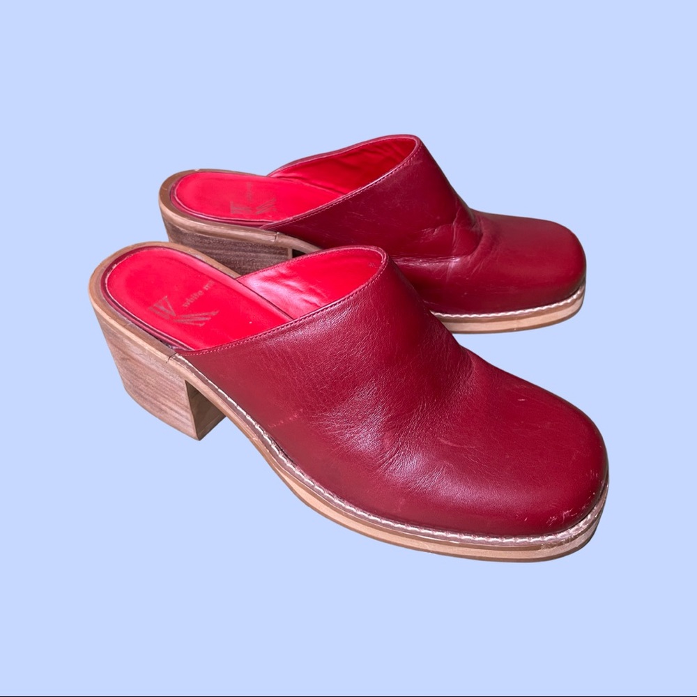 Chunky Red Leather Clogs - Picture 5 of 7